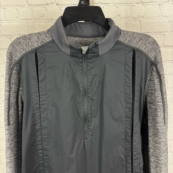 Lululemon Men’s Black and Gray Pullover Lightweight Vented Top No Size Tag - Picture 2 of 6